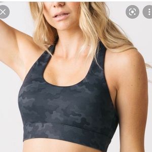 Hero camo bra